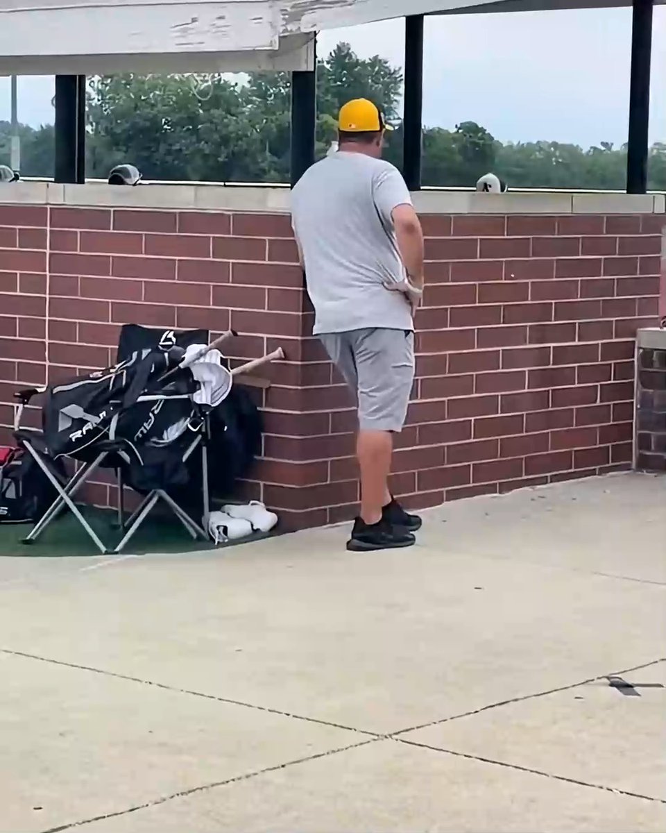 Baseball dads be like... 😂