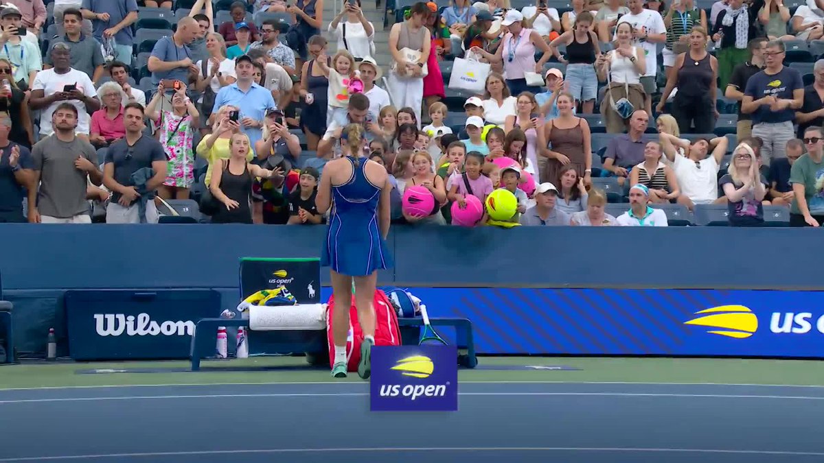 The reigning Roland Garros champion wastes no time, dropping just four games in her New York opener.