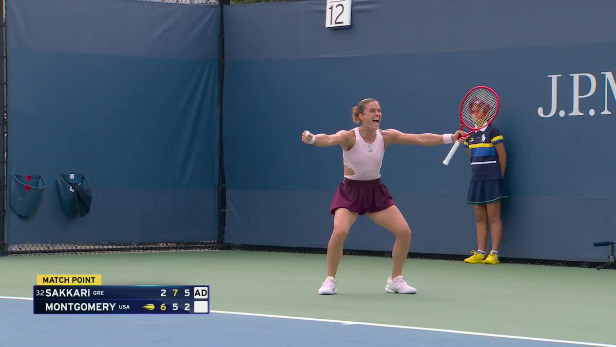 SAKKATTACK 🇬🇷 Maria Sakkari completes a monumental comeback against Montgomery after being down 6-2, 4-0!