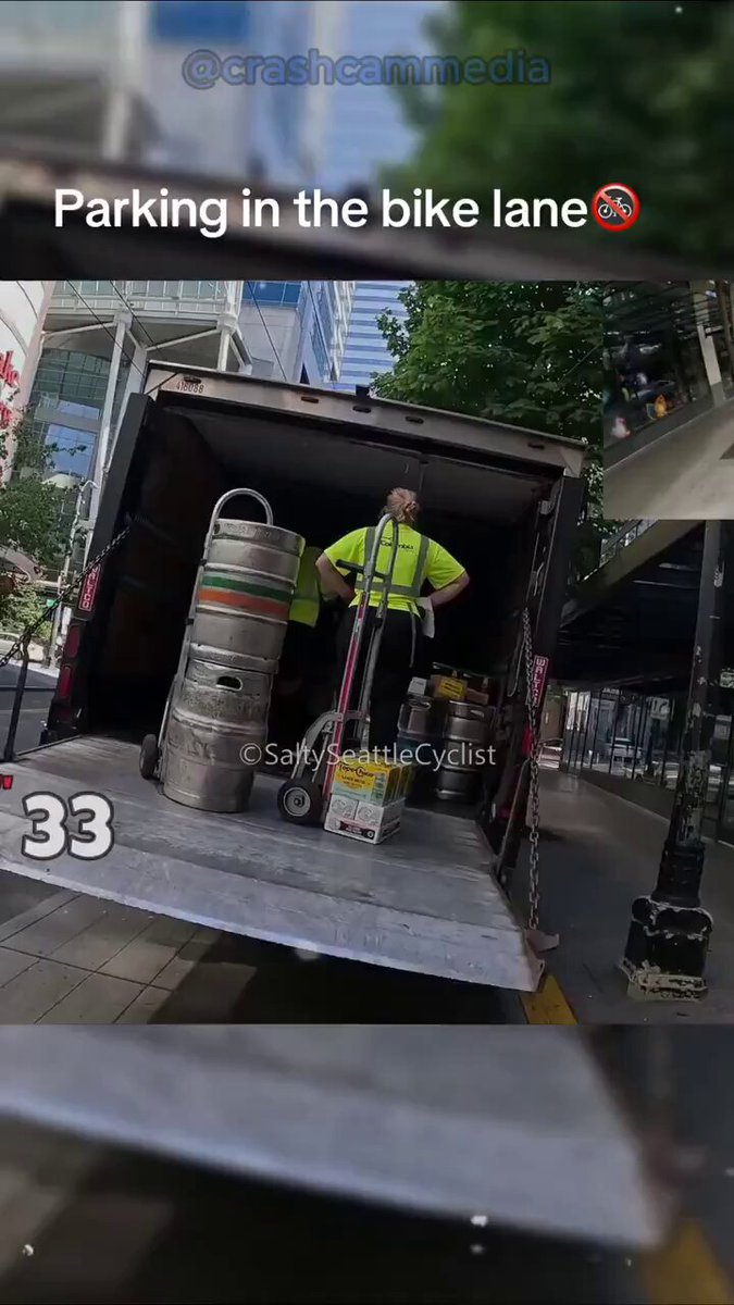 Who's in the wrong here, the biker or the trucker just trying to do their delivery job?