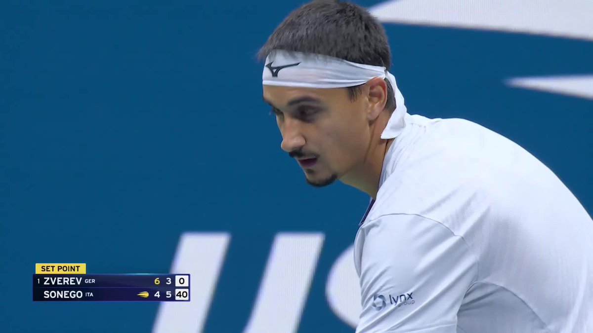 Lorenzo Sonego isn't going anywhere! He takes the second set against Zverev 6-3.