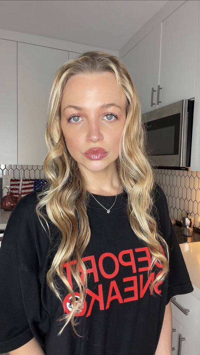 FRANCESCA: Sneako Files v3 SneakEw Responded to Francesca 🤮SNEAKO 0:00 Deport SneakEw 👟 0:11 Bacon Loving Beef Continues 0:24 Sneako Responds Digital eHate 1:11 Third World Eye Bugs 💩