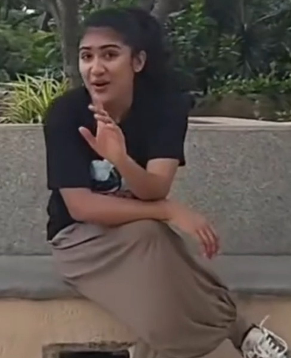 #RiyaShibu Showcased how to Sit in front of Crush in a Different style that Nobody Expected