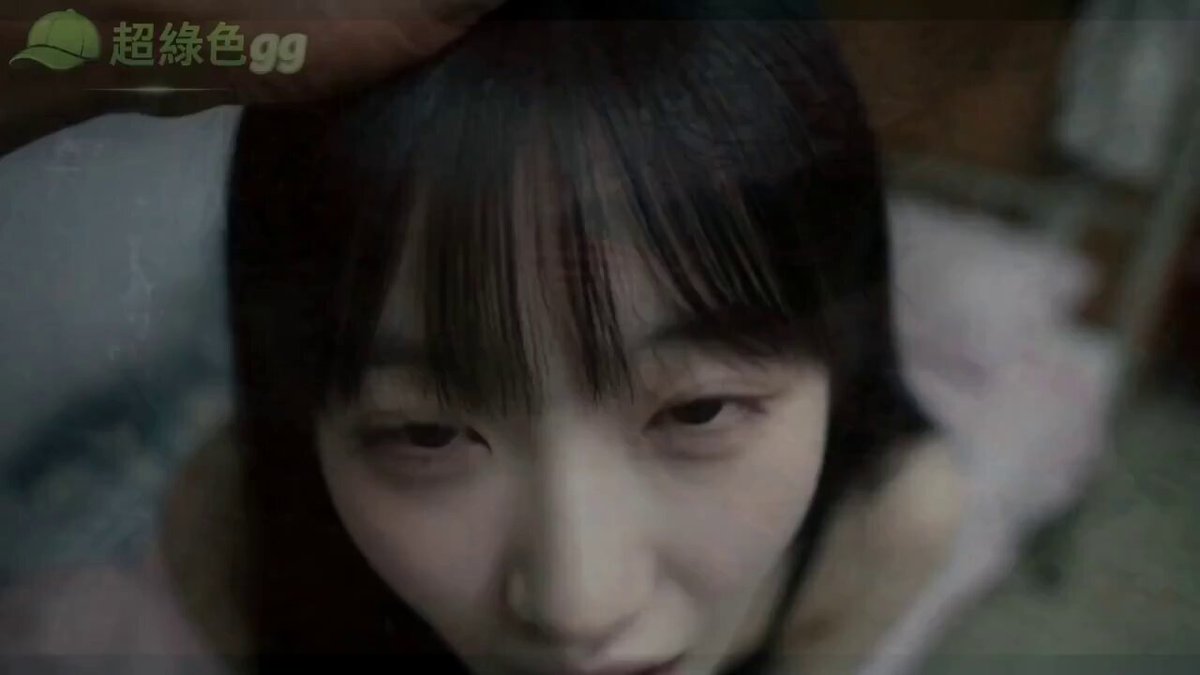 😸 AI成人短剧《女大十八禁》免费分享 链接： 🍸🪻😗 大叔雨夜寻女却迷路，幸好被女儿室友好心收留，换衣时气氛突然擦枪走火，两人当即在宿舍里展开激烈大战。 🥗 #女大十八禁 #AI成人漫剧 #短剧 #校花 #反差 #短剧 🐝