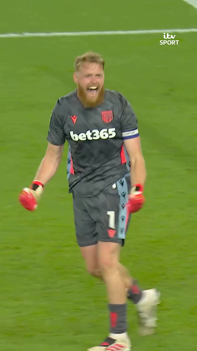 You'd never guess this Full-Time reaction from Stoke City was after just 4 games into the season... Wow 😳