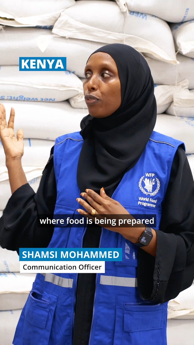 In northern #Kenya, food grown by local farmers is helping WFP in Kenya provide school meals to thousands of learners at over 550 schools. As families recover from drought, reliable school meals help children stay ready to learn. 🥬✏️💙