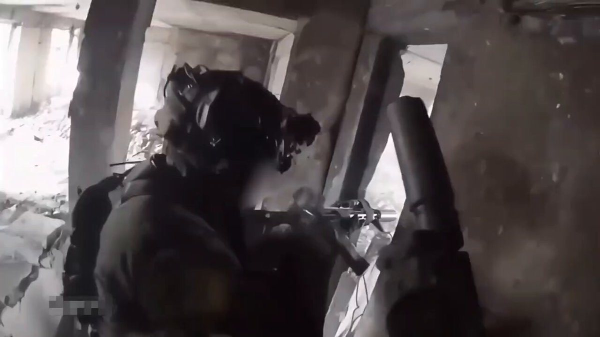 🇦🇺🇺🇦 New GoPro footage from Ukraine shows Australian soldiers in an intense urban battle against the Russians.