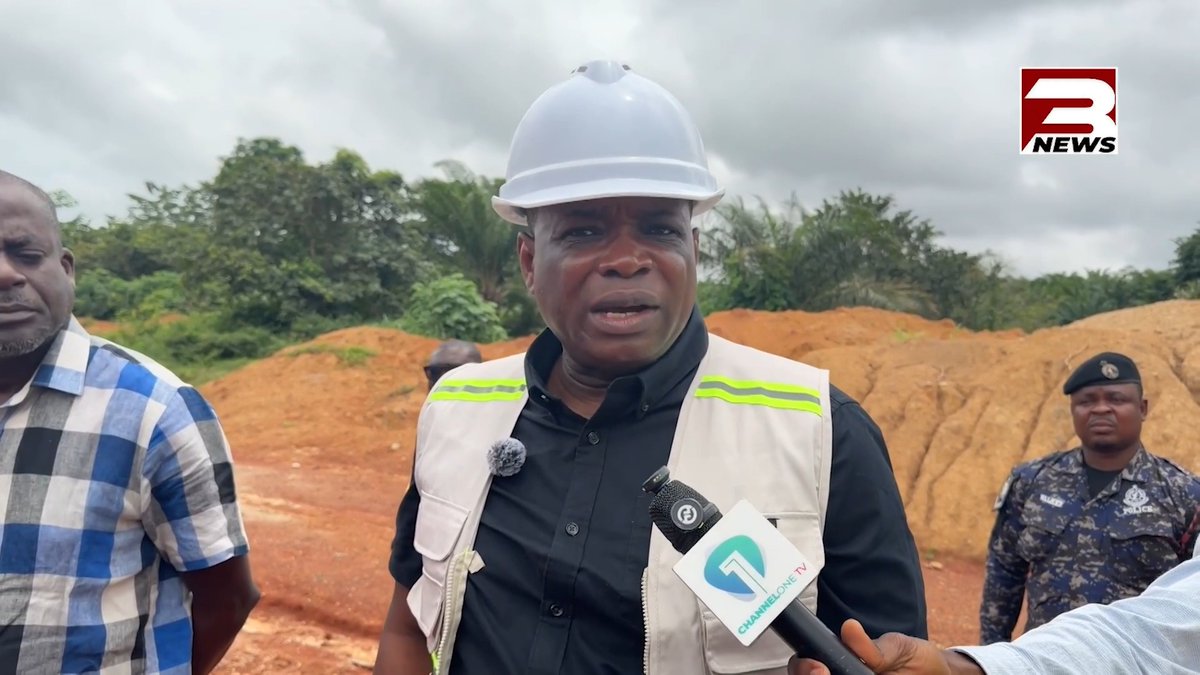 Roads Minister Kwame Governs Agbodza has summoned roads engineers over delays on the 48km Sunyani-Atronie road, warning their jobs are on the line. #3NewsGH
