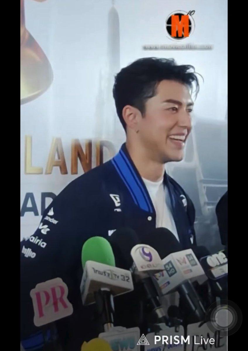 นายณภัทรออกมาตอบประเด็นเรื่องงานละครเวทีล่าสุดที่เจอใบเฟิร์น แล้วเดินสวนกัน แล้วหลายคนมองว่าไม่ทักกัน ไม่มองกันเลย คือมัน “โคตรไร้สาระเลย ผมไม่พูดเรืองนี้ ผมมองว่ามันโคตรไร้สาระเลย อย่าไปเชื่อข่าวเฟซนิวหรือข่าวที่เอาเอ็นเกจเม้นอย่าไปเชื่อ นี่ก็เพิ่งรู้ (ถามว่าคนจับกันไปเองหรอ?) มันไร้สาระบอกได้เลย " ควรตั้งประเด็นคำถามไหมอะ ?? 🙂↔️ #นายณภัทร