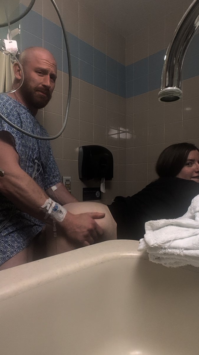 Hospital sex anyone? Almost pulled the cord to see if the nurses would come help 👿👿🫦