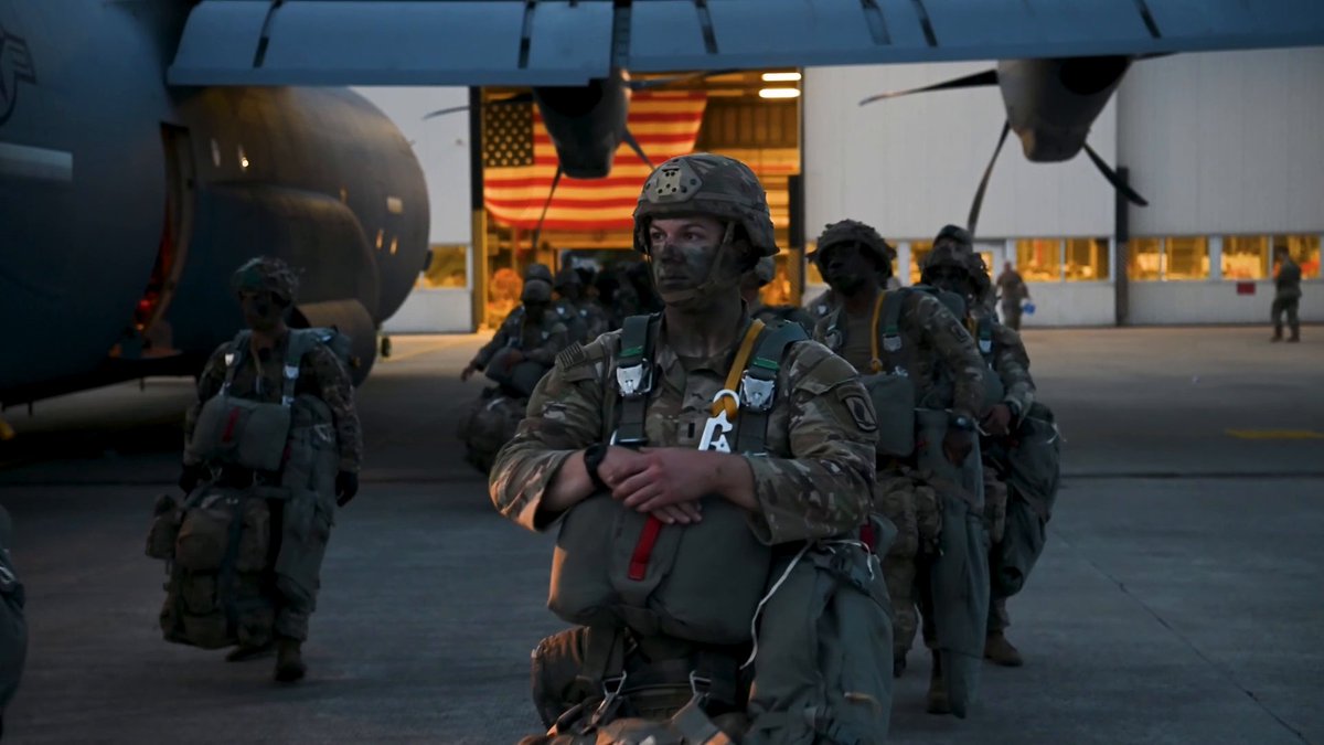 #ICYMI: Joint Forcible Entry During Saber Junction 26 Airmen, Marines, and 173rd Airborne Brigade paratroopers came together for a Joint Forcible Entry during Saber Junction 26. Different uniforms. One mission. #ThisIsUSAREURAF #SaberJunction26
