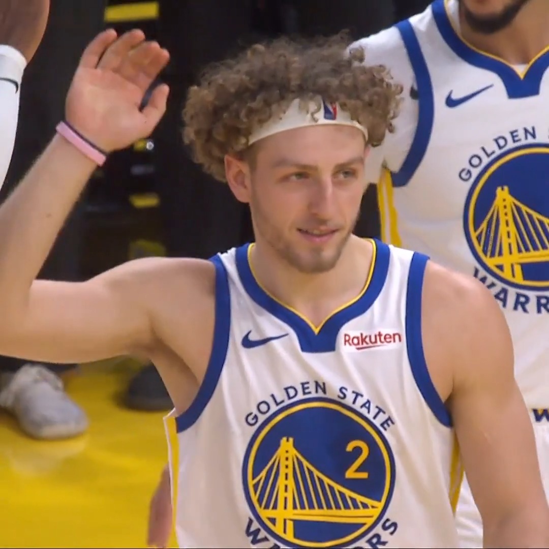 Brandin buckets at the buzzer 🚨