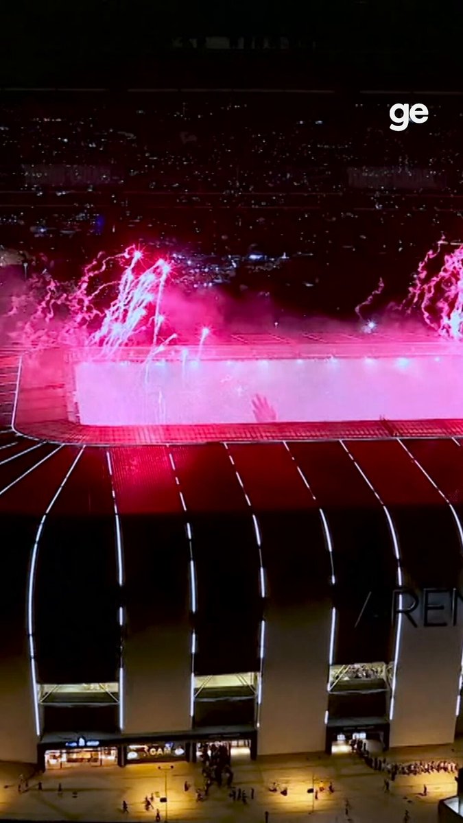 A abertura do #gemg desta quarta foi pra arrepiar o torcedor atleticano! 🐔 Não faltou emoção na classificação do Atlético-MG em cima do Cruzeiro para a semifinal da Copa do Brasil, hein? #CopadoBrasil #AtléticoMG #Cruzeiro #futebol