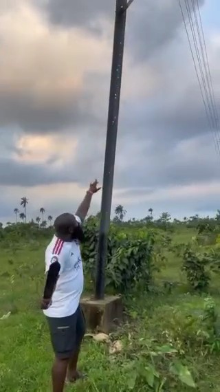 URGENT: SERIOUS VANDALIZATION OF NATIONAL GRID INFRASTRUCTURE ALONG ELELEWON–OYIGBO AXIS IN RIVERS STATE A Man has raised serious concerns over the alleged vandalization and theft of iron rods supporting high-tension transmission towers along the Elelewon–Odani Green City axis, extending towards the Oyigbo area of Rivers State. The base structures that provide crucial support and stability to the high-tension towers carrying national grid cables appear to have been tampered with, with iron rods reportedly removed. The relevant authorities need to act urgently. This is critical national infrastructure. It must be protected. 📹 Alhaji Brian Barile PHED Rivers State Police Command