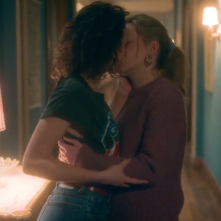 I’m telling you EVERYBODY remembers where they were for this scene in bly manor