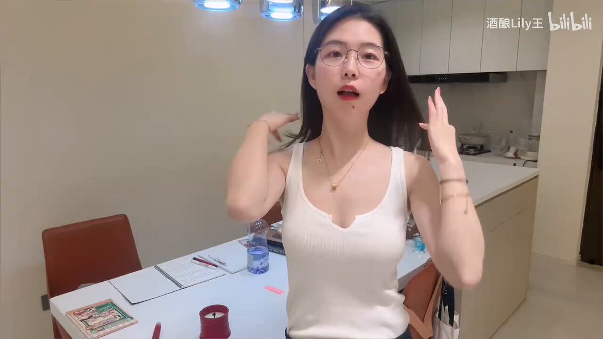 玩的就是反差 ，身体已经软成一滩水， 想被狠狠欺负... 只能推特发了... 📷 开脱！ 上供！ Luo照 📷 锐评一下不许说我🐻黑！📷 #日常vlog #日常记录 #vlog