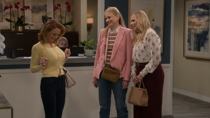 What’s a little nip/tuck between friends? LEANNE: SEASON 2 is now on Netflix!