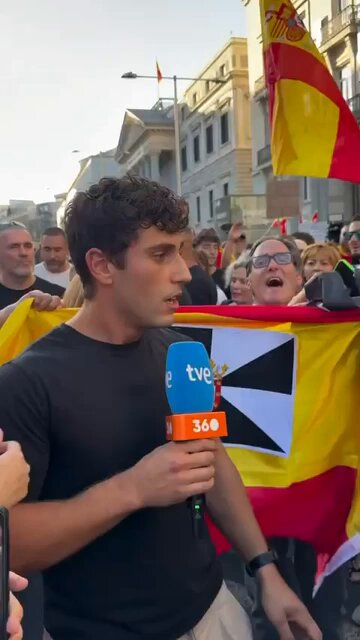 ¿Que por qué ahí que ir a votar? Porque nos va la vida en ello, para que no nos gobierna esta gentuza.