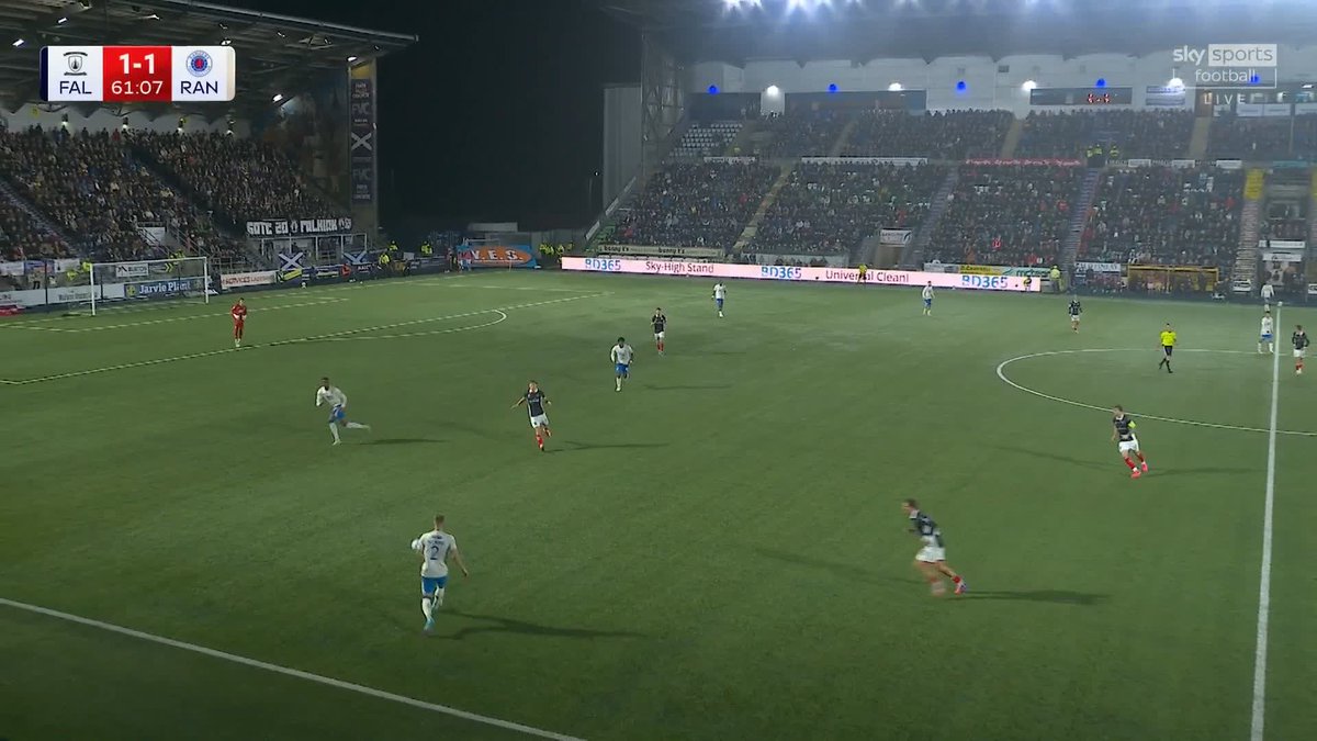 🎙️ “That is a dreadful miss, it really is!” Emmanuel Fernandez gifts Falkirk a golden opportunity but Jacob Murrell can’t capitalise ⤵️
