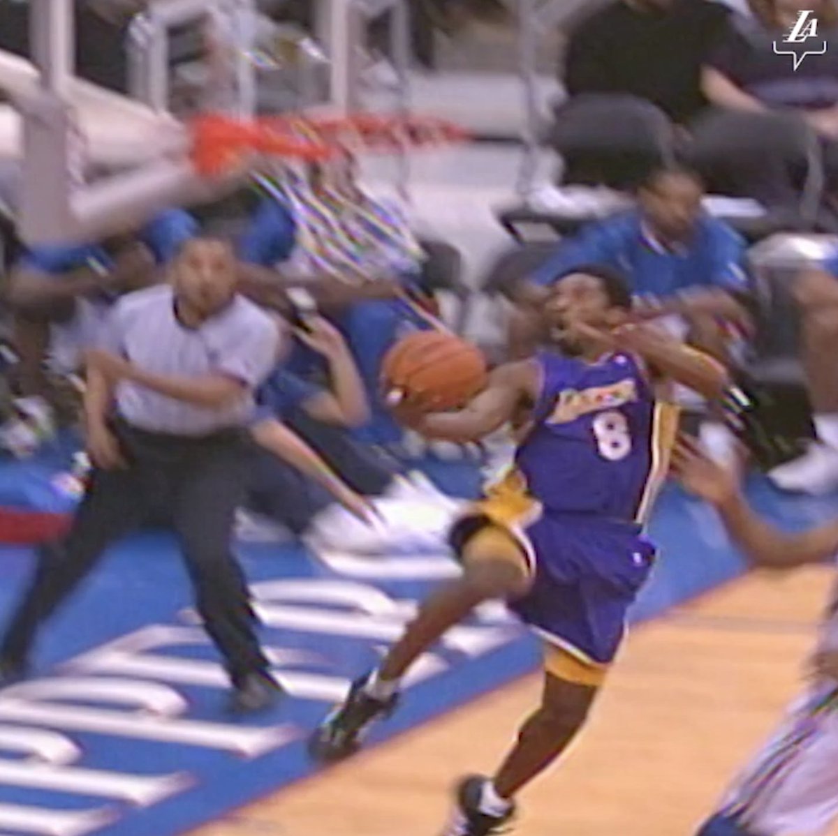 One minute of Kobe reverse dunks against the Clippers 🔥