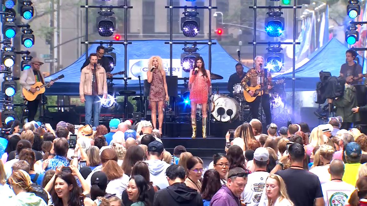 “The Idea” live on the TODAY. Thanks for having us 🤍