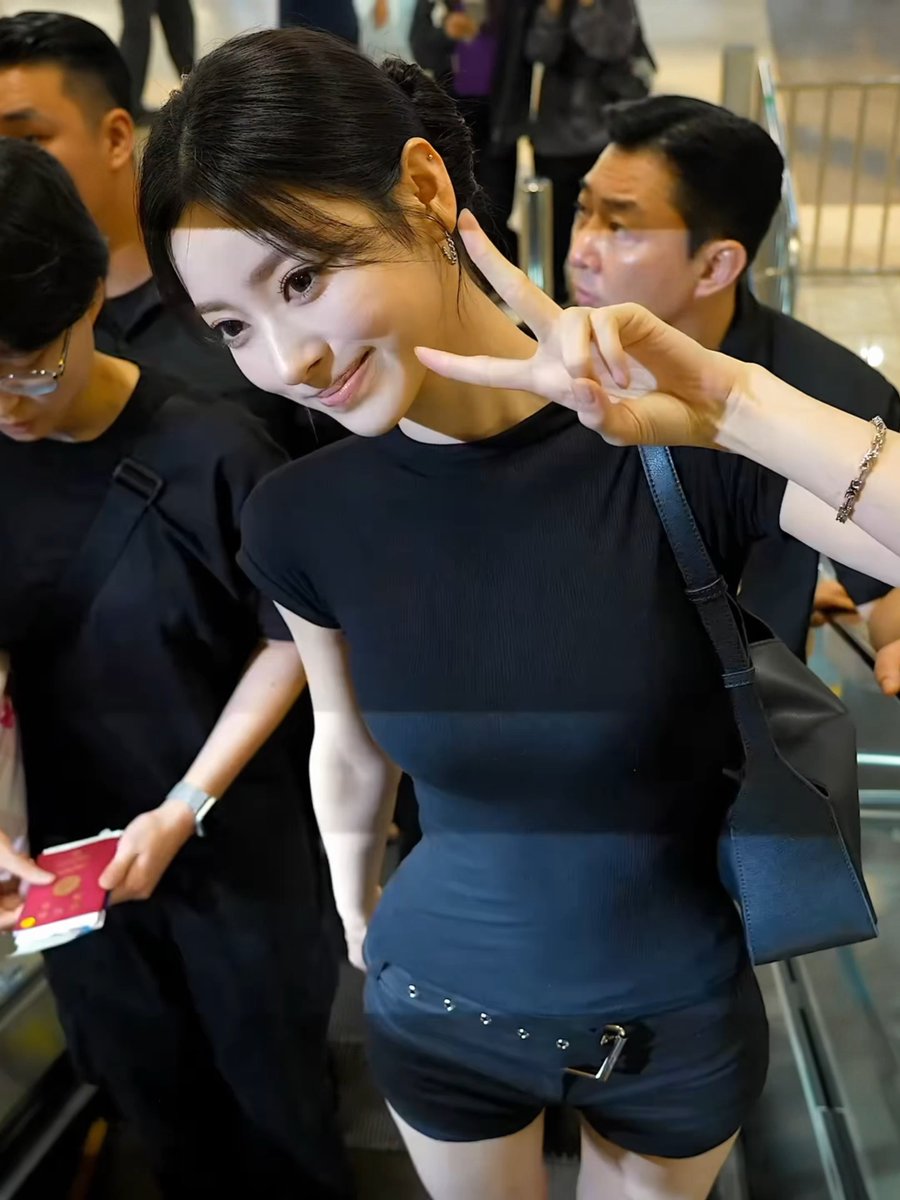MEOVV ANNA、今日来日