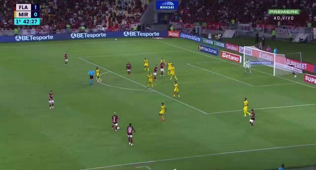 🇨🇴 ASISTENCIA perfecta de Jorge Carrascal. El colombiano la puso para el 2-0 de #Flamengo ante #Mirassol, al 43’, por el Brasileirão. Es su ‘pasegol’ #6 en lo que va de la competencia