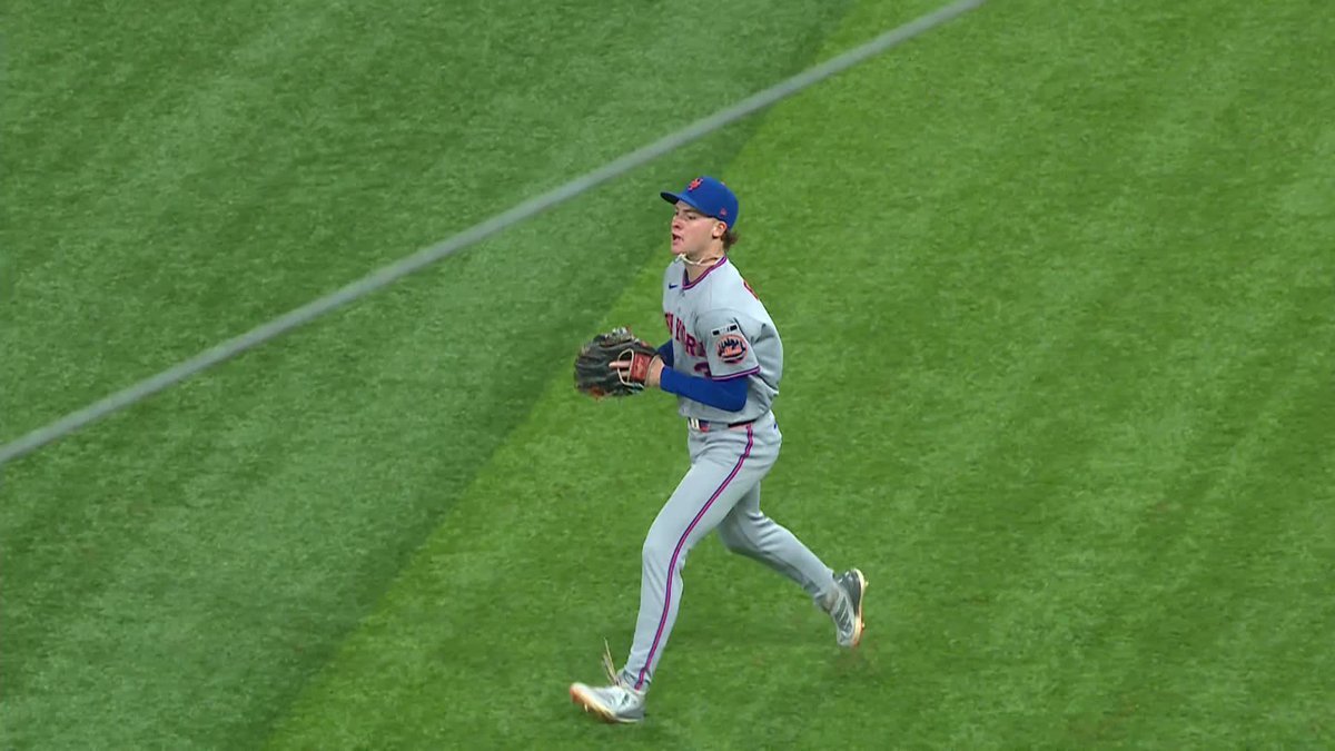 "I don't think I've ever seen that before" Carson Benge's throw home hit the bat before it could reach Luis Torrens