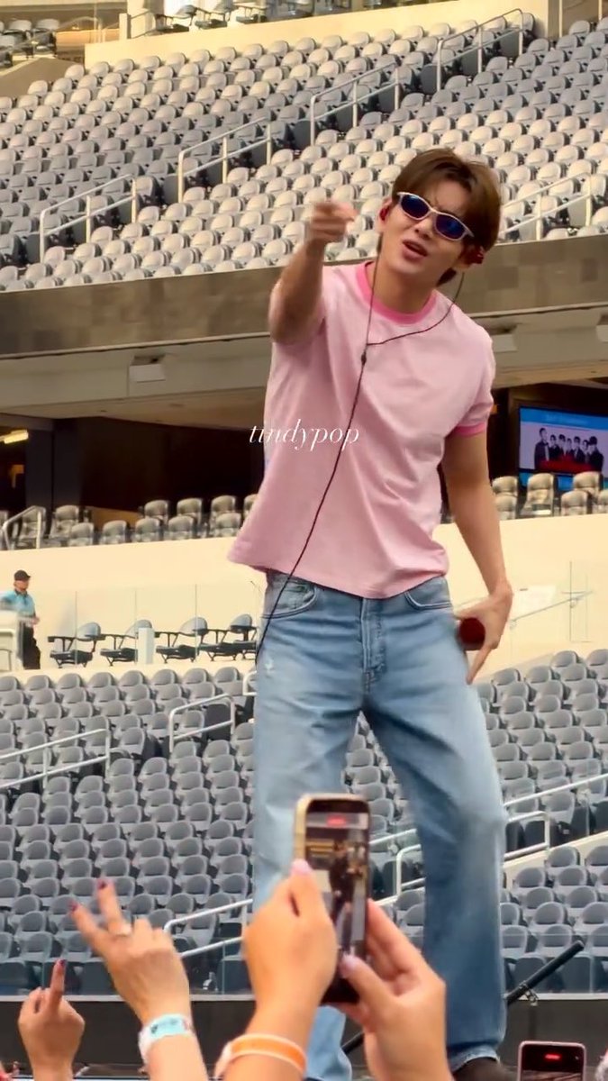 imagine kim taehyung pointing at you whilst singing “somebody like you” GOD HAS FAVORITES