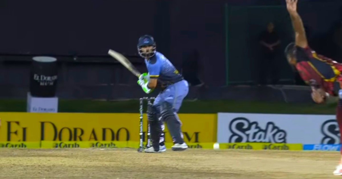 Shadab Khan launches a SIX! 💥 And Ian Bishop on commentary: “That's what he can do, Shadab Khan. Yes, he can!” 🔥
