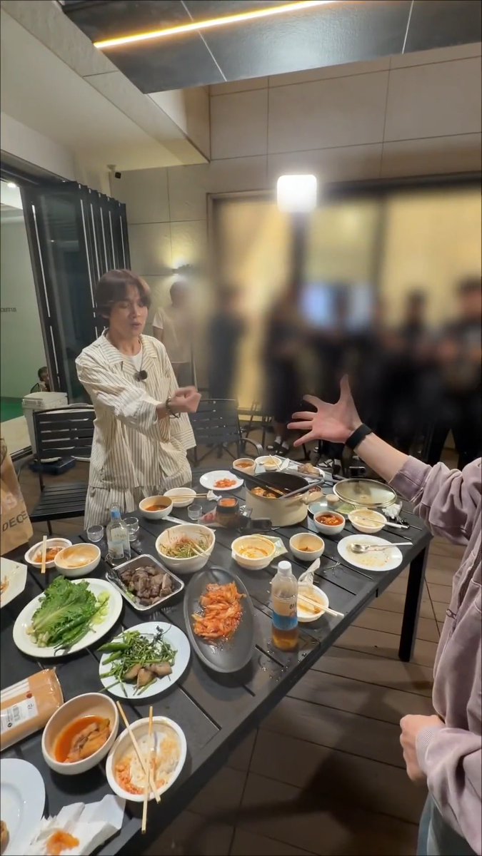 260903 chenle weverse update with #해찬 #HAECHAN video haechan kalah rock-paper-scissors dari jaemin di konten semalem 😭🤣