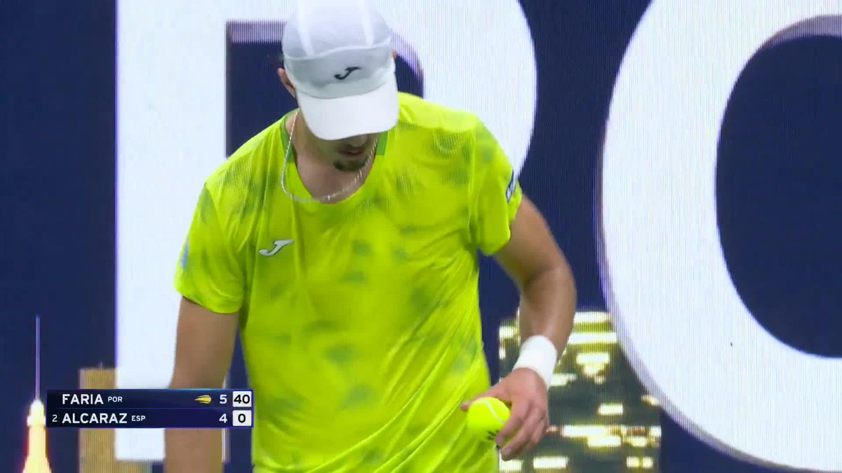 Strong start 😤 Faria takes the opener 6-4 against Alcaraz. US Open Tennis | #USOpen