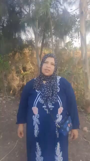 هل الجواز في 2026 لسه كده! ثم هي مش مهنة الخاطبه دي انقرضت من زمان؟! معايا عروسه عروسه عروسه.. لو عندك 70 سنه هجوزك .. واللى عنده زينا نقوله يا عمنا .. ابعتهالوا ويعنى ايه عروسه اسكندريه 40 سنه عايزه حد يروح ويجي عليها 🙄 . انا بس عاوز اسأل فيه شحن القاهره 🫤😁