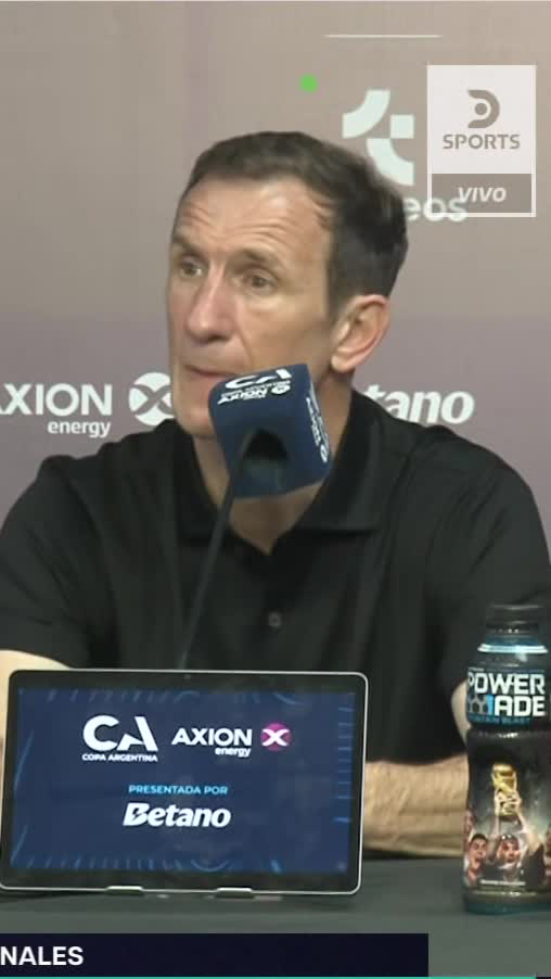 😅#Arruabarrena no quería perder por las cargadas que se iba a comer de #Guillermo y #Gustavo.