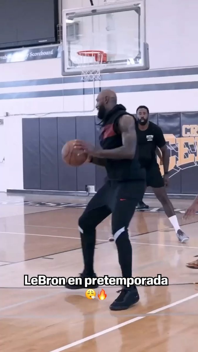 Con 41 años de edad, LeBron James se prepara para una histórica temporada número 24. 👑 (vía Chris Johnson Hoops)