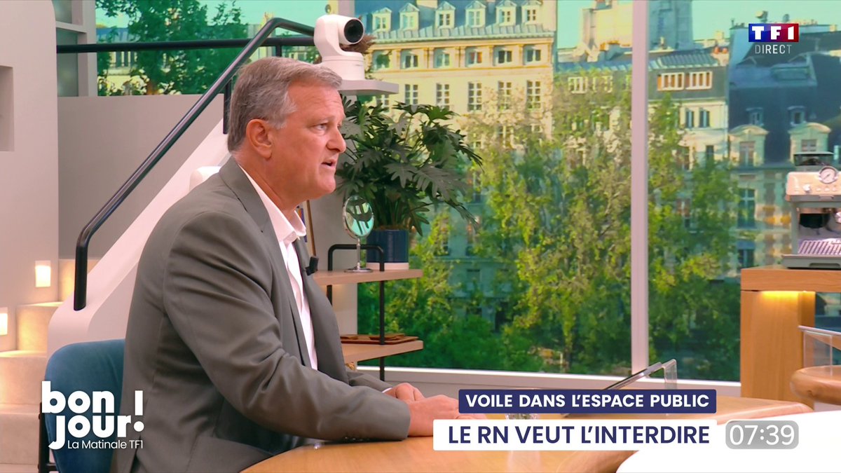 🔴 Voile : le RN veut l'interdire 🗣️ Louis Aliot : "Si on recule sur des mesures comme celle-là, on recule sur tout, c'est ce qu'a fait la droite (...) donc les Français aujourd'hui, se tournent vers nous, pour que nous appliquions notre programme" 📺 Face à Alba Ventura