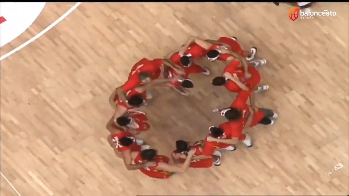 3 DE SEPTIEMBRE 🏆🇯🇵EL DÍA QUE SABOREAMOS LA GLORIA EN JAPÓN 🇪🇸Se cumplen 20 AÑOS de la victoria de España ante Grecia en la gran final (70-47) del Mundial 2006. 🌟20 PTS de Juan Carlos Navarro, 20 PTS y 10 REB de Jorge Garbajosa #FIBAWC x #StepItUp