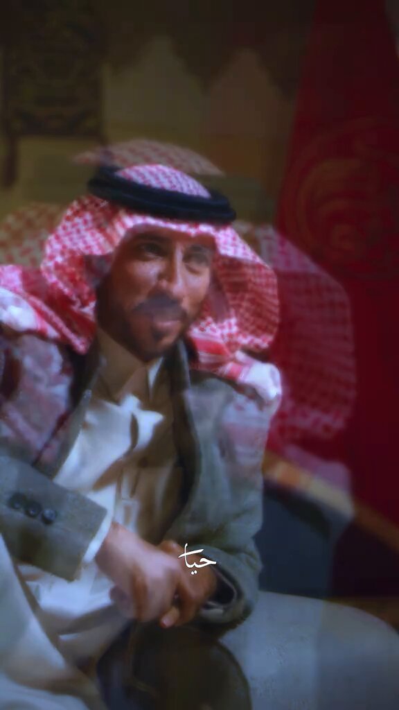 لين أدبتنا الليالي وعسفتنا السنين وبديت أسيطر على نفسي وأخالف هواي إن جيت وارد نشدت اللي هنا صادرين وجمعت لي كم رأي وفوقهن جبت رأي وأجنب اللي تبي نفسي ولو هو ثمين ياما من المغريات اللي تركته وراي أخاوي الصبر ؛ وإن الله مع الصابرين لين أصبح الصبر أخو والصابرين خوياي نجم الأسلمي