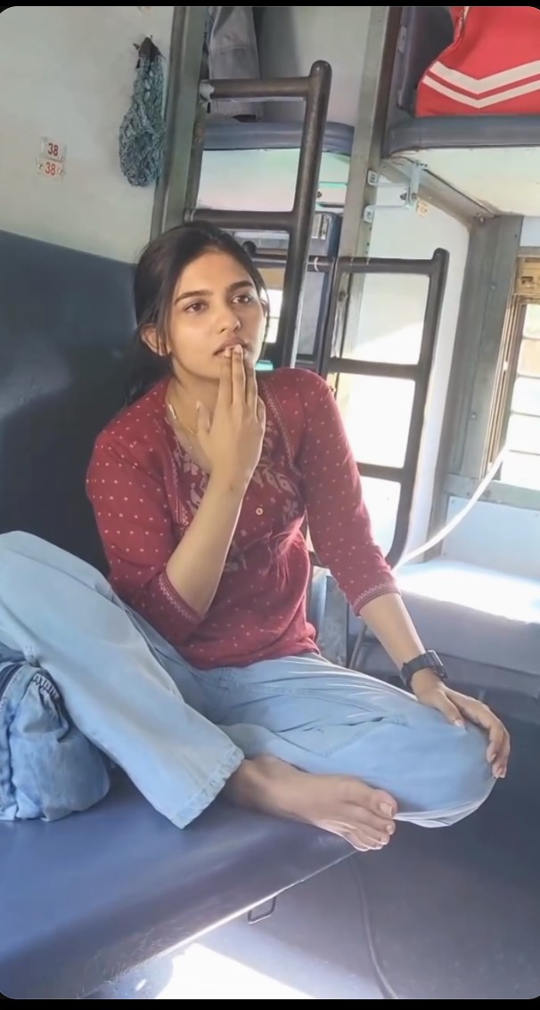 க்ளிக்சனுடன் ஆஸ்லி 😍🥰❤️