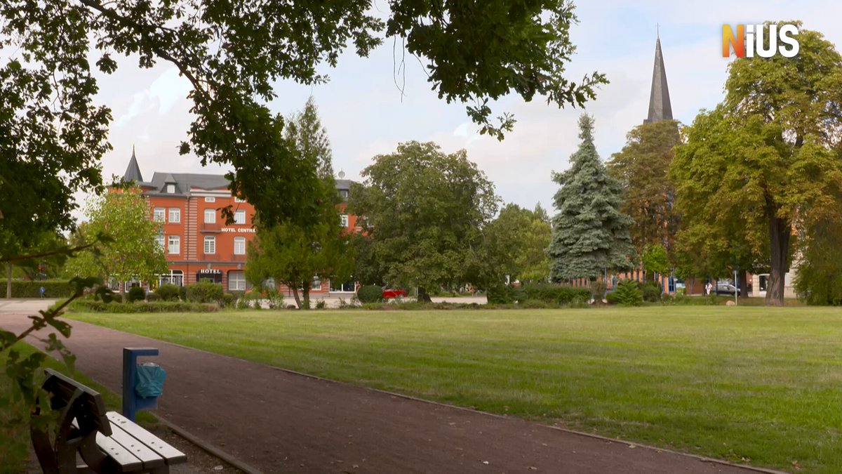 Das traditionelle Bitterfelder Stadtfest fällt aus. Schuld daran ist ein linkes Antifa-Protestcamp namens „Schlechte Grüße aus Bitterfeld“. Von Freitag bis Sonntag wollen sich bis zu 3.000 Teilnehmer in der „Grünen Lunge“ auf die Landtagswahl und die Demonstrationen gegen die AfD einstimmen. Der Förderverein sagte ab, weil der Sicherheitsdienst angesichts der Teilnehmerzahl keinen störungsfreien und sicheren Ablauf mehr garantieren konnte. NIUS war vor Ort und hat gefragt, was die Bitterfelder von der Absage halten.