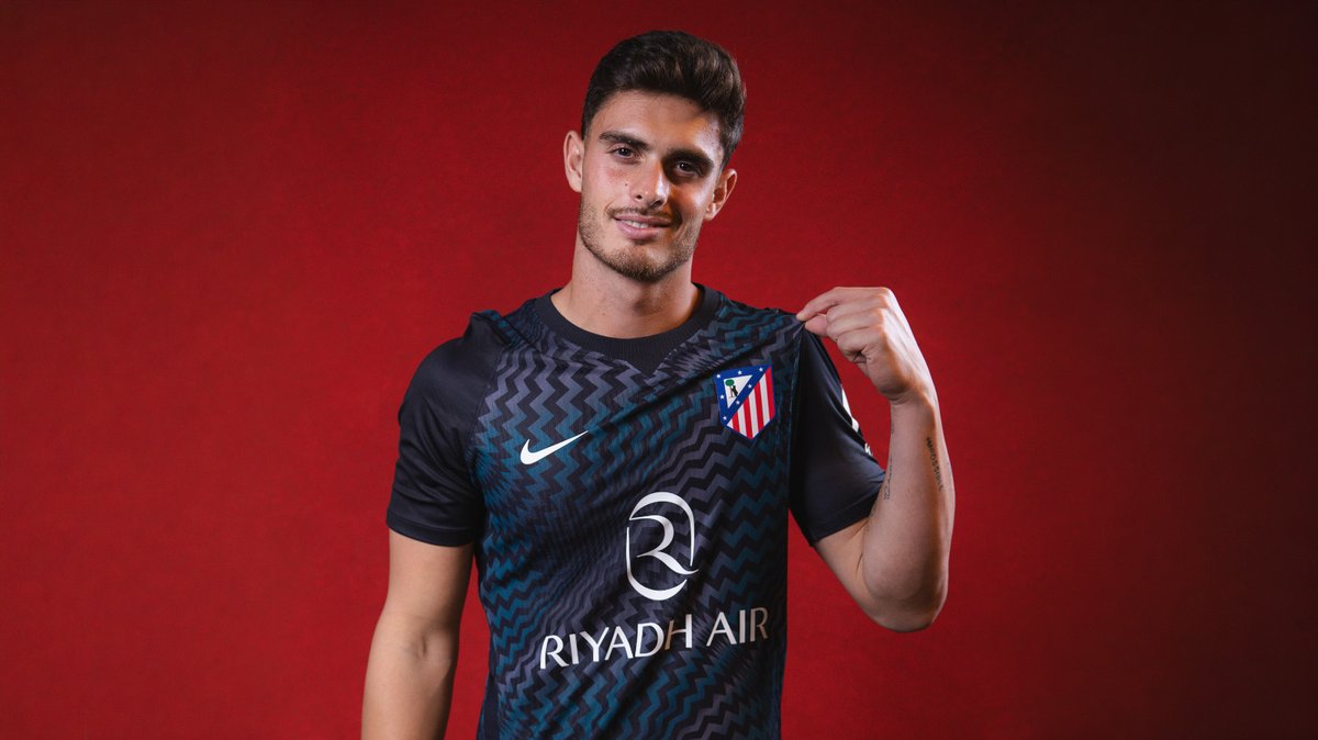 ❝Estoy inmensamente feliz de haber conseguido cumplir este sueño❞ — Esquivel, tras convertirse en jugador de la primera plantilla 🎙️