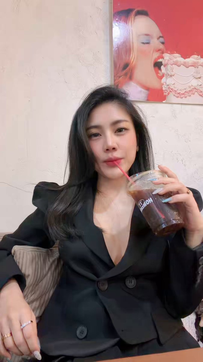 ยังไม่หายป่วยดี เสียงยังอู้อี้ๆ อยู่ 🥴