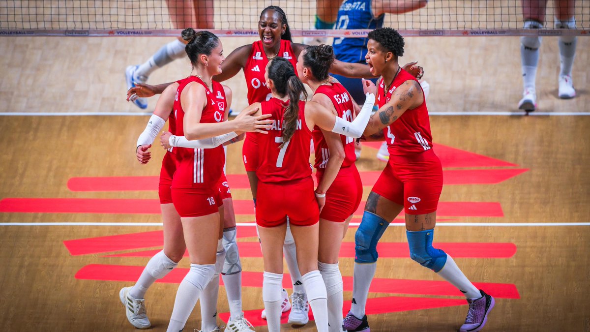 LA 2028 ON THE HORIZON 🇹🇷✨ Türkiye 🇹🇷 have another big target ahead as they set their sights on a place at the LA 2028 Olympic Games ✨. A European title would come with the ultimate reward: qualification for the Olympics 🎟️🏆 🏐 #LA28 #Volleyball