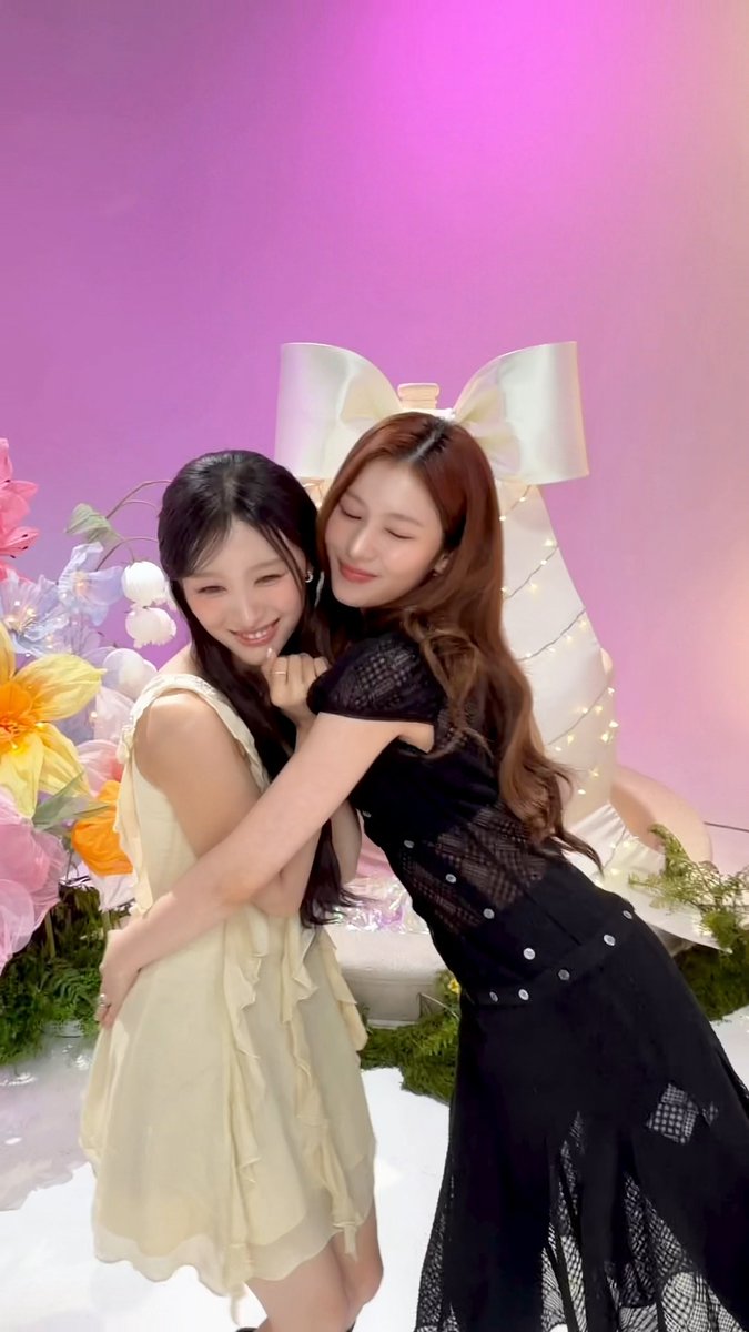 SANA AND MINAMI RESCENE PRETTY GIRL CHALLENGE