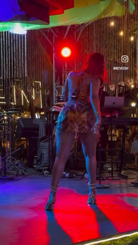 Take me back! What a fun night on stage last night 💃🏼🔥 partying with the awesome AOW delegation!