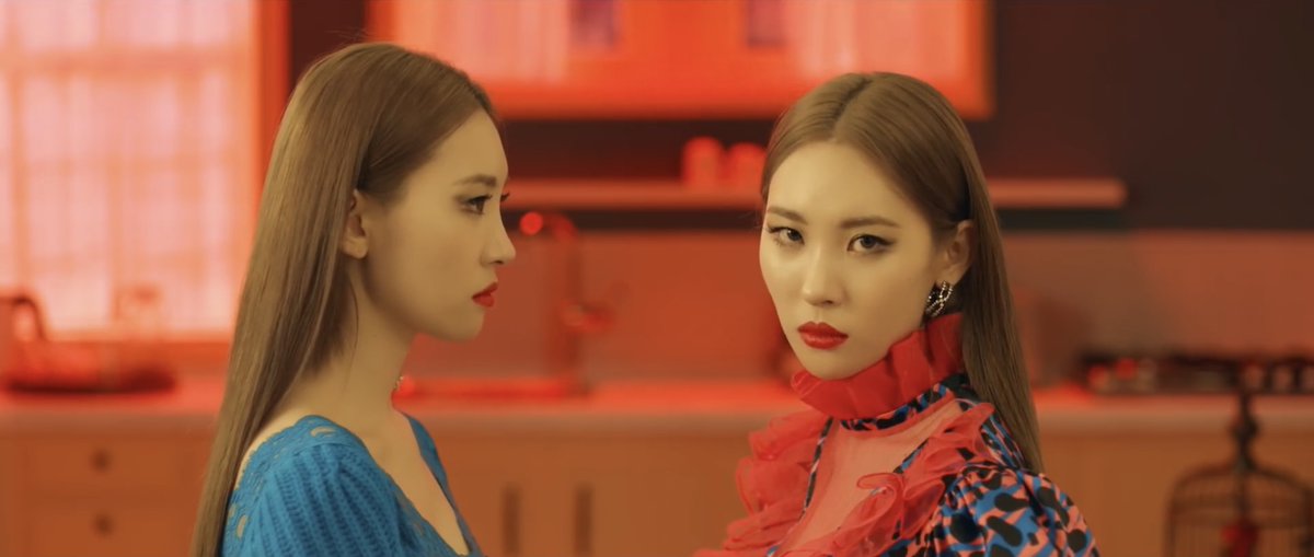 8 years ago today, SUNMI released her 2nd Mini Album ‘WARNING’ with title track ‘Siren’