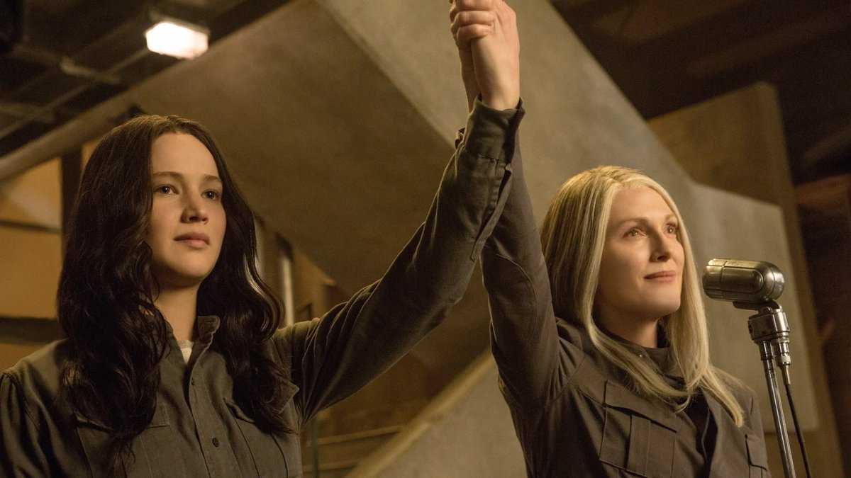 #TheHungerGames on-set photographer takes us behind-the-scenes of 'Mockingjay - Part 2.' Experience the games again on September 6.