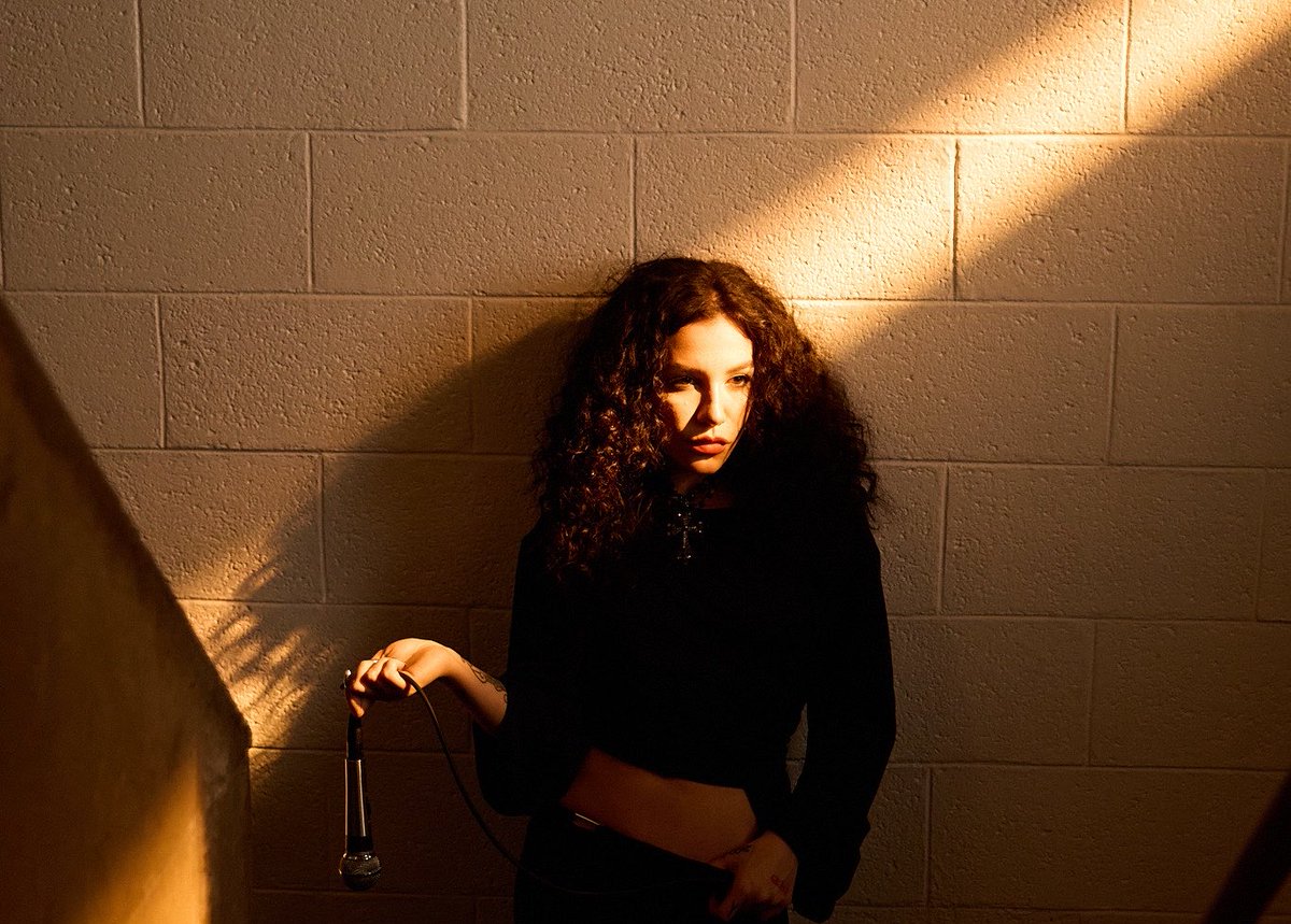 Essa é das mais viscerais. MELHOR SOZINHO (Vídeo Oficial) #priscillaECO
