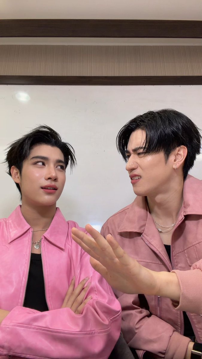 นั่งเฉยๆก็โดนตู้เย็นขอเบอร์ เริ่ดป่ะ #innjkrsn #ongsacelcius #InnOngsa #อินองศา