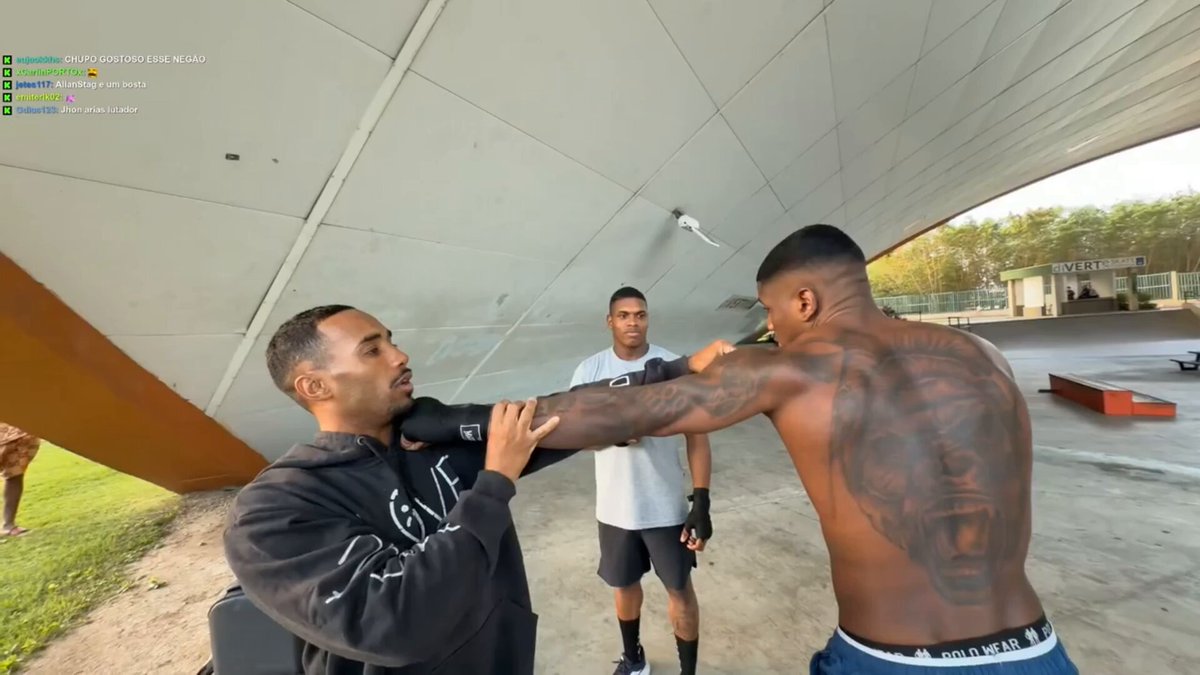 🥊 Fontinnele fez seu primeiro treino de boxe e já montou uma estratégia para derrotar Nego do Borel Acabou o treino, tô com uma arapuca pra ele"